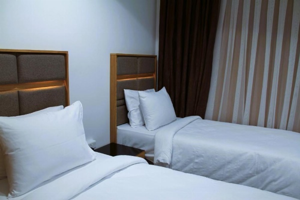 Plaza Athenee Hotel image 39